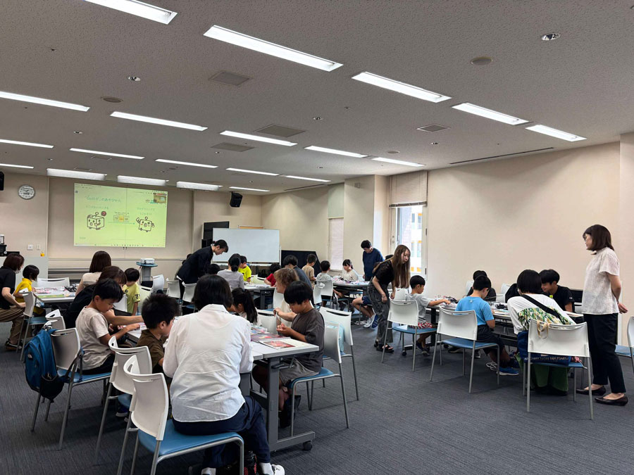 びぷれすイノベーションスタジオ（熊本日日新聞社）×熊本大学SIRKUによる「小学生向けプログラミング教室」